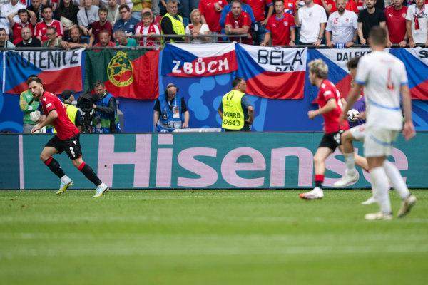 开云APP-【欧洲杯】格鲁吉亚1比1捷克，希克扳平后伤退