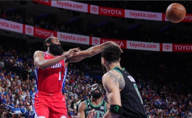 开云官网-灾难！哈登两战28中5被狂喷上热搜第一：变西蒙斯？